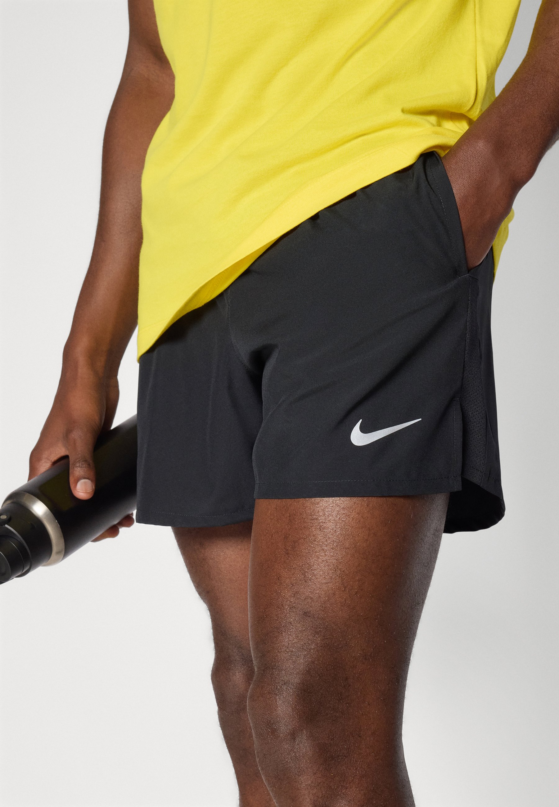 nike performance challenger short