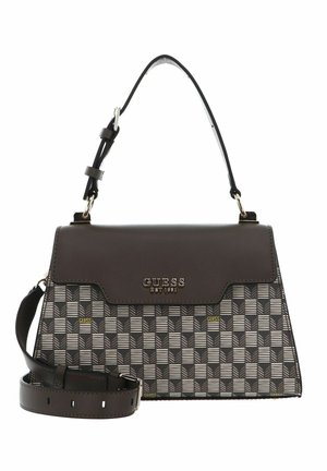 Sac à main synthétique marron avec un motif géométrique. Il dispose d'une fermeture à rabat, d'une bandoulière ajustable et d'un détail de logo doré. Forme structurée.