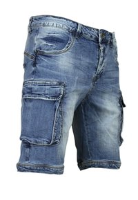 Denim cargo shorts in vervaagde blauwe kleur met meerdere zakken, contrasterende stiksels, een ritssluiting en een relaxed fit. Slijtage-details aanwezig.