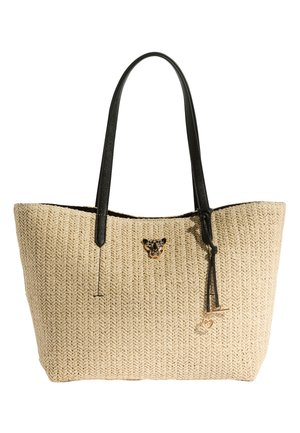 Beige gewebte Tragetasche mit schwarzen Griffen, verziert mit einem kleinen Leopardenkopf-Emblem und einem hängenden schwarzen Lederband mit goldenem Herzanhänger.