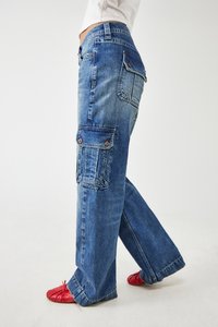 BDG Urban Outfitters KAYLA - Platėjantys džinsai - blue