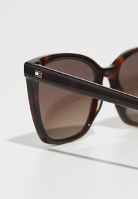 Tommy Hilfiger Lunettes de soleil - havana