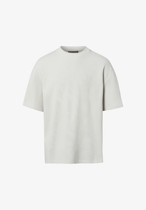 Lichtgrijze geribbelde T-shirt met korte mouwen, ronde hals en klein subtiel logo op de linkerborst.