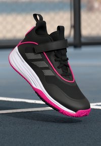 OWNTHEGAME 3.0 UNISEX - Παπούτσια μπάσκετ - black/pink