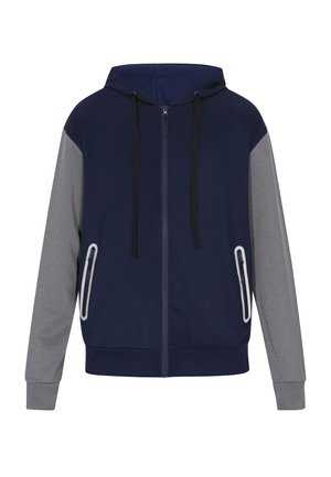 Marineblauwe en grijze hoodie met ritssluiting en kap, twee ritselfrontzakken, zwarte koorden en een gladde textuur. Lange mouwen met grijze accenten.