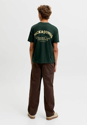 Jack & Jones Junior, JJEBRANDES BACKP RELAXED TEE SS SN JNR - T-shirt print - scarab