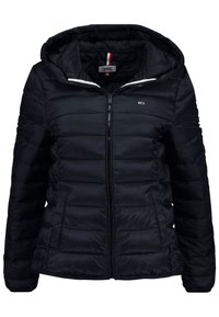Czarna kurtka puchowa z zamkiem z przodu, kapturem i poziomym przeszyciem. Posiada subtelne logo i gładką teksturę. Idealna na chłodne dni.