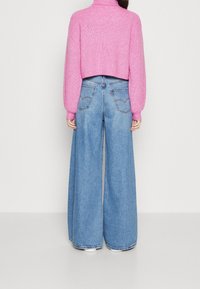 Monki Sweter