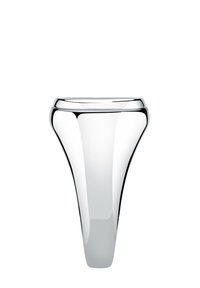 Skinande silverring med en slät, böjd design och avsmalnande form, som har en polerad yta och en lätt fläns upptill.