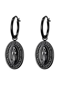 Orecchini a cerchio neri con pendenti ovali che presentano un design dettagliato della Vergine di Guadalupe. Superfici texturizzate con accenti incisi.