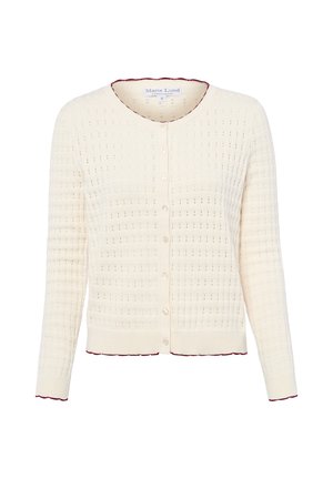 Cardigan crème en maille avec boutons, manches longues, motif petits trous et bordure rouge foncé au col, aux poignets et à l'ourlet.