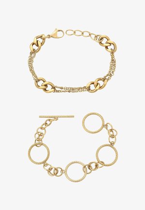 Goudkleurige armbanden met ovale en ronde schakels, met zowel getextureerde als gladde oppervlakken, sluitingen en verschillende kettingstijlen.