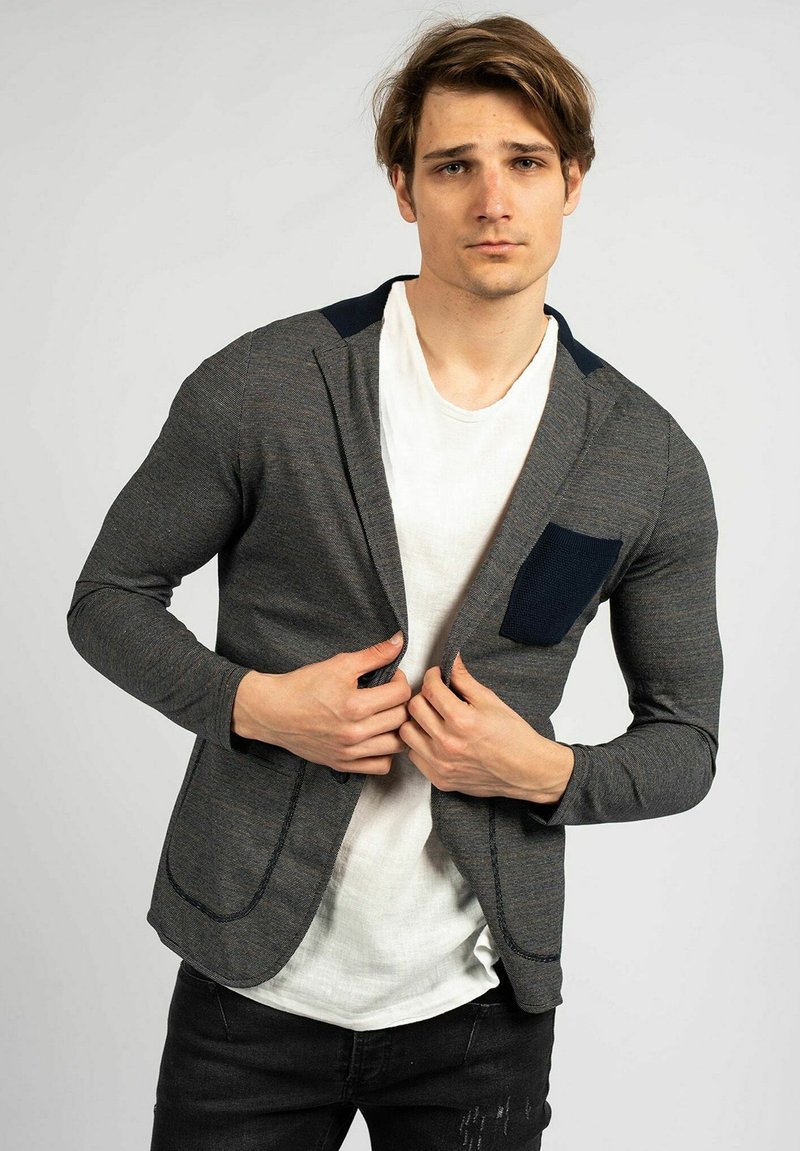 Herren Strickjacken | Xagon Man SLIM FIT Strickjacke dunkelblau - RP76563 Herren Strickjacken | Xagon Man SLIM FIT Strickjacke dunkelblau - RP76563