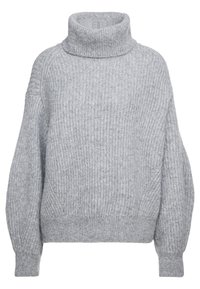 Harmaa neulottu pooloneule, jossa ribbineulos, löysä istuvuus ja laskettu olkapää. Siinä on pitkät, runsaat hihat ja lämmin, kodikas ilme.