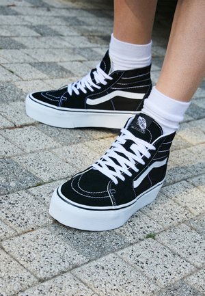 Zapatillas altas - black