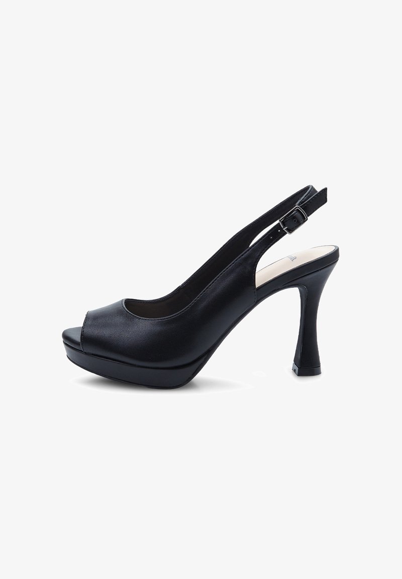 Crna kožna cipelica na visoku petu sa otvorenim prstima, platforma naprijed i kopča na remenu oko gležnja. Glatka tekstura.