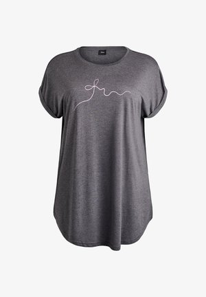 Ciemnoszara koszulka z krótkim rękawem z podwiniętymi mankietami oraz minimalistycznym, jasnoróżowym, falistym wzorem na wysokości klatki piersiowej.