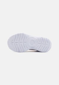 Nike Performance FLEX RUNNER 3 - Chaussures de running sur route - platinum violet/playful pink/violet ore/white