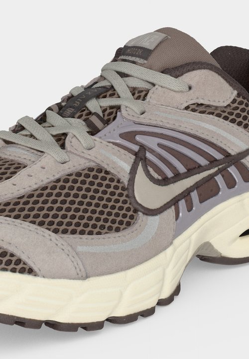Nike AIR MAX MOTO 2K UNISEX - Trainers - college grey/light iron ore/dark violet ore/taupe haze/pale ivory — foto 7