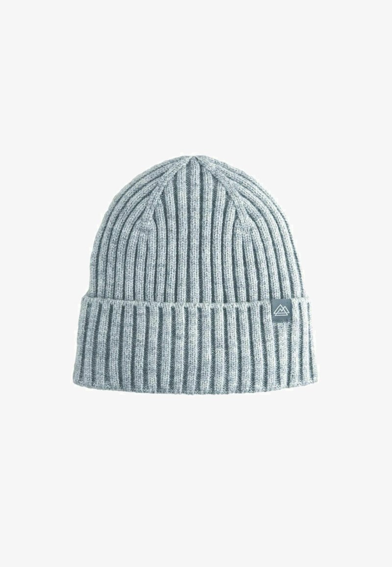 Szary dzianinowy czapka beanie z prążkowanym wzorem, złożonym mankietem i małą metką z logo z boku. Miękka tekstura, casualowy styl.
