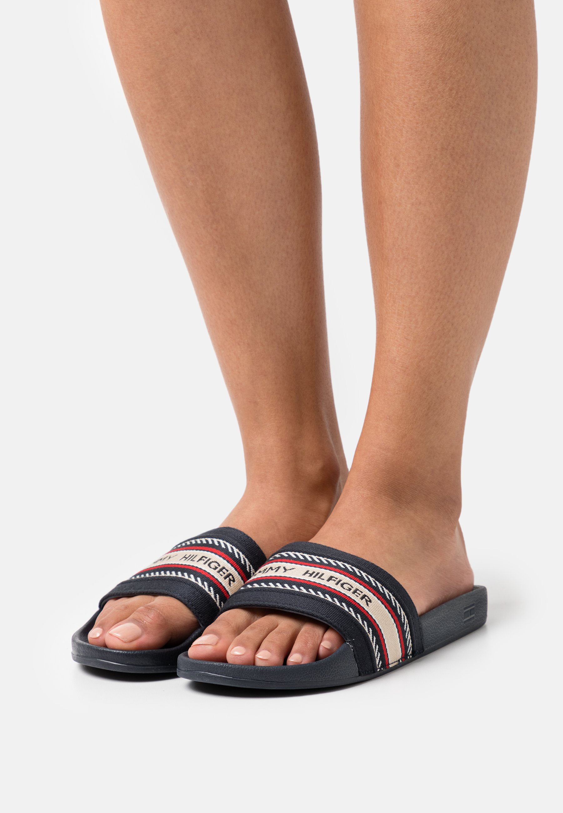 Tommy Hilfiger ARTISANAL POOL SLIDE - Sandalias - desert marino -