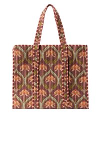 Sac en tissu en peluche avec un motif floral dans des tons chauds de bordeaux, vert et or, avec des poignées doubles et une texture matelassée.