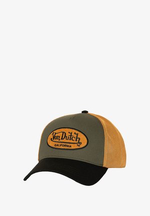 Casquette en tissu vert avec une visière noire, des côtés en filet orange et un logo brodé "Von Dutch California" à l'avant.