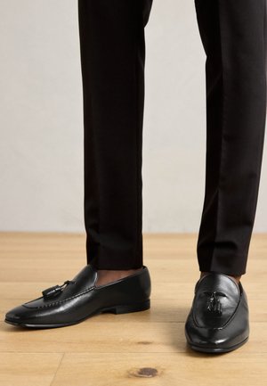 CLIVE - Chaussons - monza/black/rich tan/navy