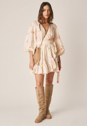 Alma en Pena Jurk - rosa