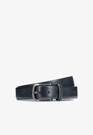 Dunkelblauer Leder-Gürtel mit strukturiertem Oberflächen, silberner Metallschnalle und weißen Nähten entlang der Kanten. Verstellbar mit mehreren Löchern.