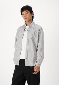 GAP STANDARD - Formāls krekls - grey/white
