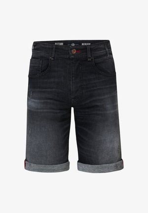 Tummat farkkushortsit, joissa on haalistunut kuvio, käännetyt hihnat, viisi taskua ja merkkivyötärö. Mukana kulutetut yksityiskohdat.