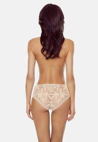 Beige Spitzenunterwäsche mit floralen Mustern und transparenten Netzdetails. Elastischer Bund; vollflächiges Design mit aufwendiger Stickerei.
