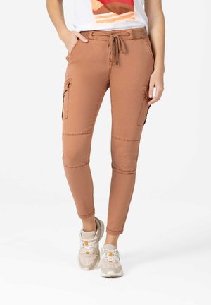 SLIM MALIKA - Cargohose - terra brown