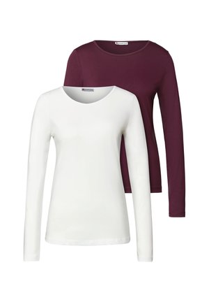 Zwei langärmelige T-Shirts: eines in Weiß mit einem runden Halsausschnitt; das andere in Kastanienbraun mit einem Rundhalsausschnitt. Beide bestehen aus einem weichen Stoff.