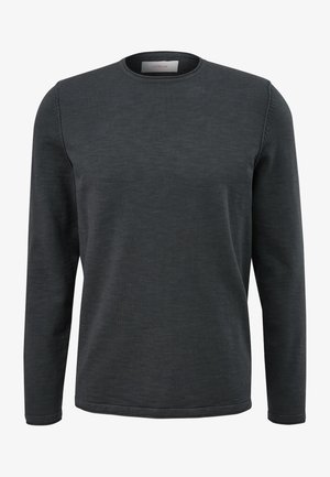 Pull gris foncé à manches longues, col rond, en tissu finement tricoté avec des coutures visibles aux épaules et aux poignets.