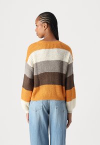 JDY JDYBADUT PULLOVER - Strickpullover - golden ochre