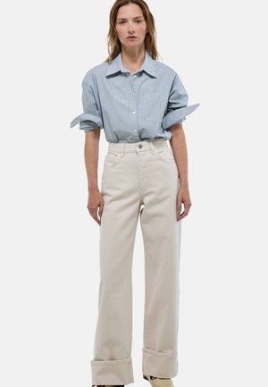 LARGE DROIT À REVERS EN - Jean boyfriend - ecru