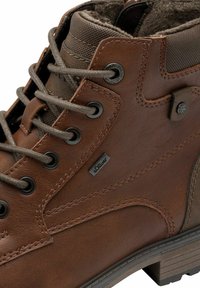 s.Oliver Botine cu șireturi - dark cognac