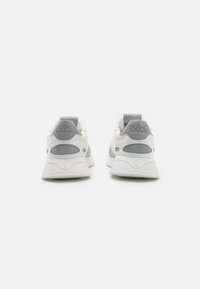 Michael Kors MILES TRAINER - Sneakers low - optic white