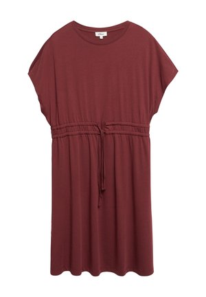 Bordowa sukienka z krótkim rękawem, okrągłym dekoltem, elastycznym troczkiem w talii i długością do kolan.