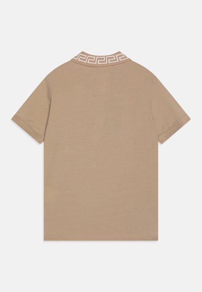 Versace GRECA OUTLINE MEDUSA EMBROIDERY UNISEX - Polo krekls - sand castle/white