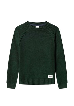 Dunkelgrüner langärmliger Strickpullover mit gerippten Bündchen, Saum und Rundhalsausschnitt, mit einem kleinen weißen Etikett unten vorne links.