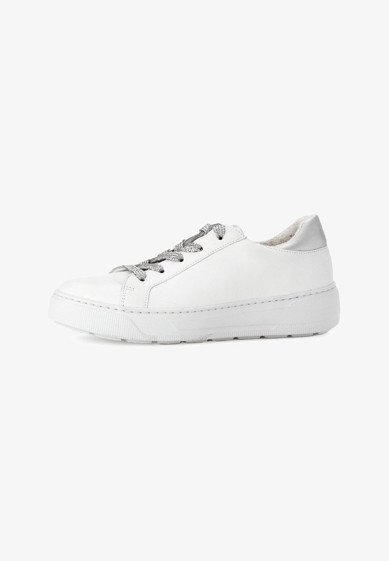 Weiße Ledersneaker mit einer strukturierten Gummisohle, silbernen Ösen und Schnürsenkeln. Verfügt über einen dezenten silbernen Akzent an der Ferse. Abgerundetes Zehendesign.