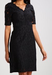 Cream Cocktailklänning - black