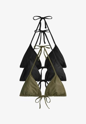 Trois hauts de bikini triangulaires en noir et vert olive, empilés verticalement, chacun avec un col halter et des fermetures à nouer dans le dos.