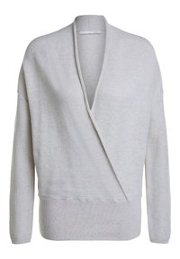 Pull enroulé gris clair avec un décolleté en V profond, des manches longues et un ourlet côtelé. Texture tricotée et coupe décontractée. Étiquette visible à l'intérieur de l'encolure.