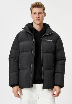 HIGH NECK SLOGAN PRINTED ZIPPER DETAIL POCKET PUFFER  - Chaqueta de invierno - black