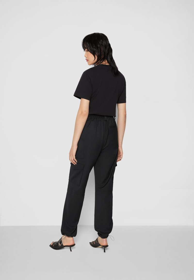 Damen Bekleidung | Han Kjøbenhavn CARGO PANTS Cargohose black/schwarz - KF25937 Damen Bekleidung | Han Kjøbenhavn CARGO PANTS Cargohose black/schwarz - KF25937