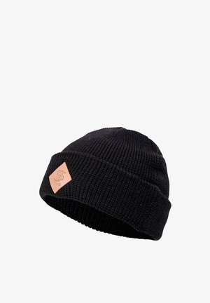 Musta neulepipo, jossa on käännetty reunus ja teksturoitu kuvio, pieni ruskea nahkaleima sivussa.